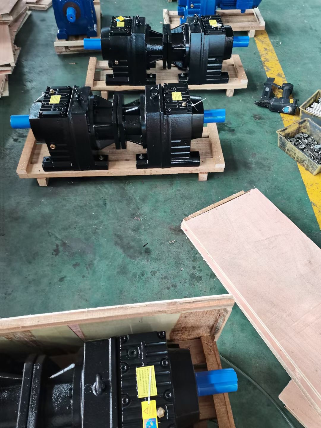 ZDY Parallel shaft helical gearbox speed reducer electric motor helical gearbox reduction gear motor transmission gear box